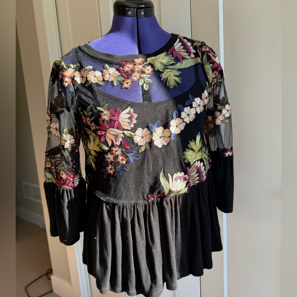 Anthropologie Eri + Ali ornate floral embroidery top - Picture 4 of 8